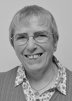 Айрін Ховат